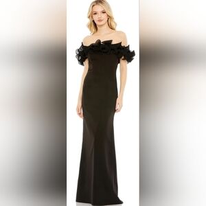 Mac Duggal OFF THE SHOULDER RUFFLE DETAIL COLUMN GOWN - Black, Size 2